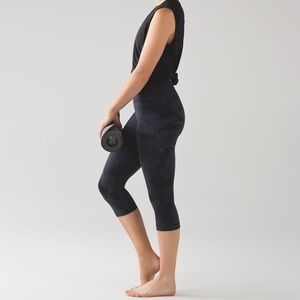 Lululemon Flow and Go Crop Dark Carbon/Black 6